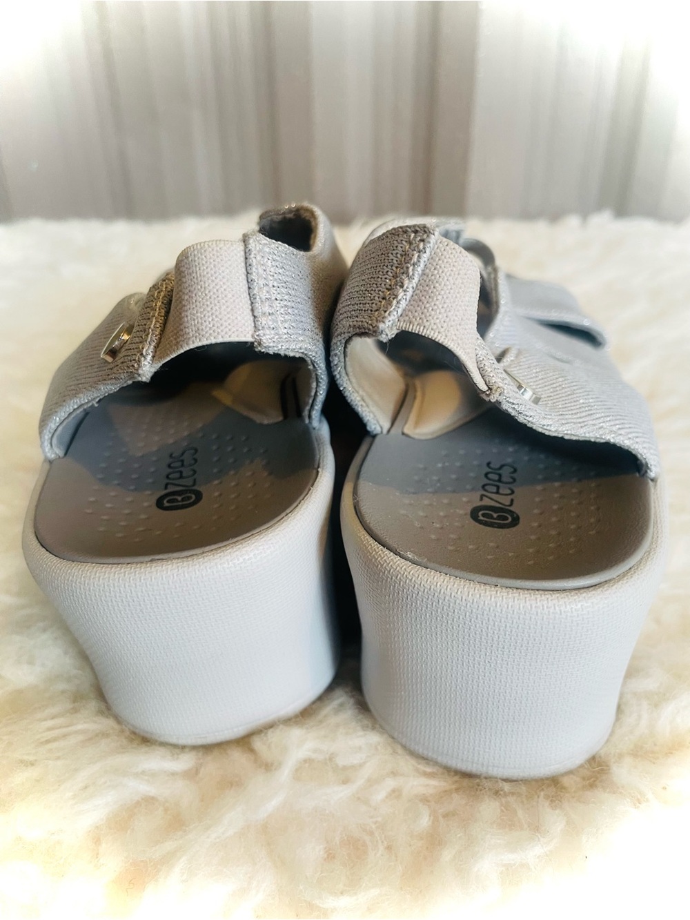 Bzees Finale Wedge Sling back Wedge Sandal Machine Washable Silver Sparkle 6M - Picture 7 of 12